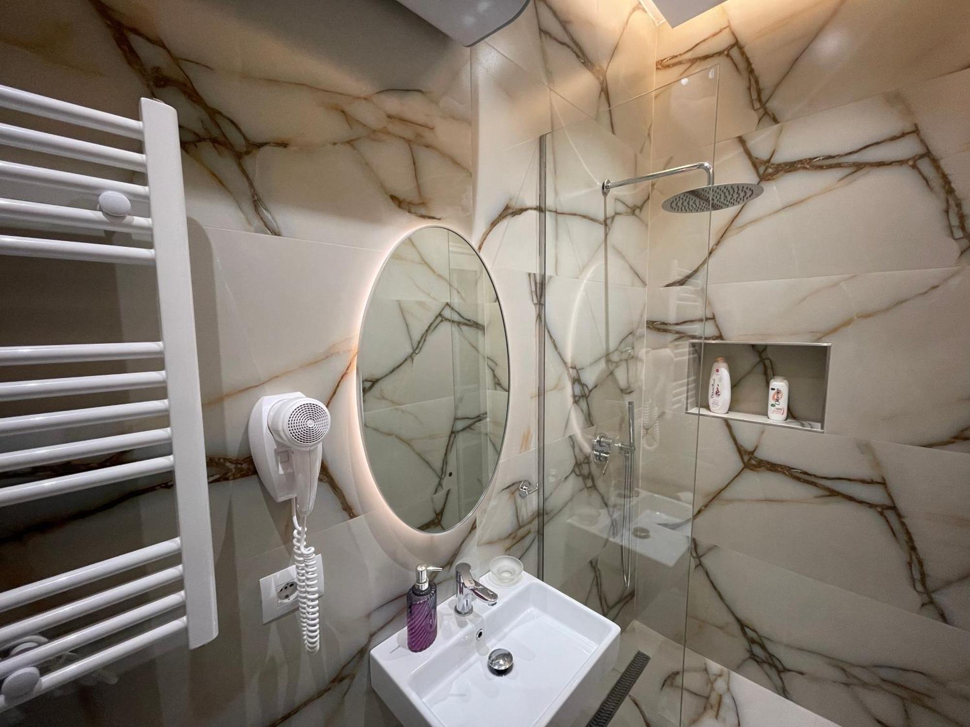 Hotel Vila 15 - Center Tirana Extérieur photo
