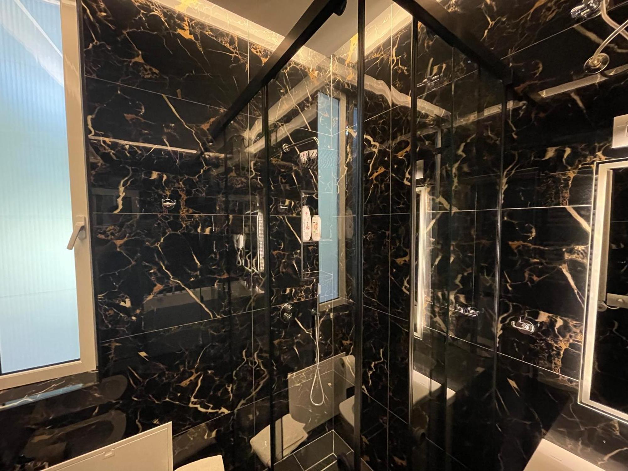 Hotel Vila 15 - Center Tirana Extérieur photo