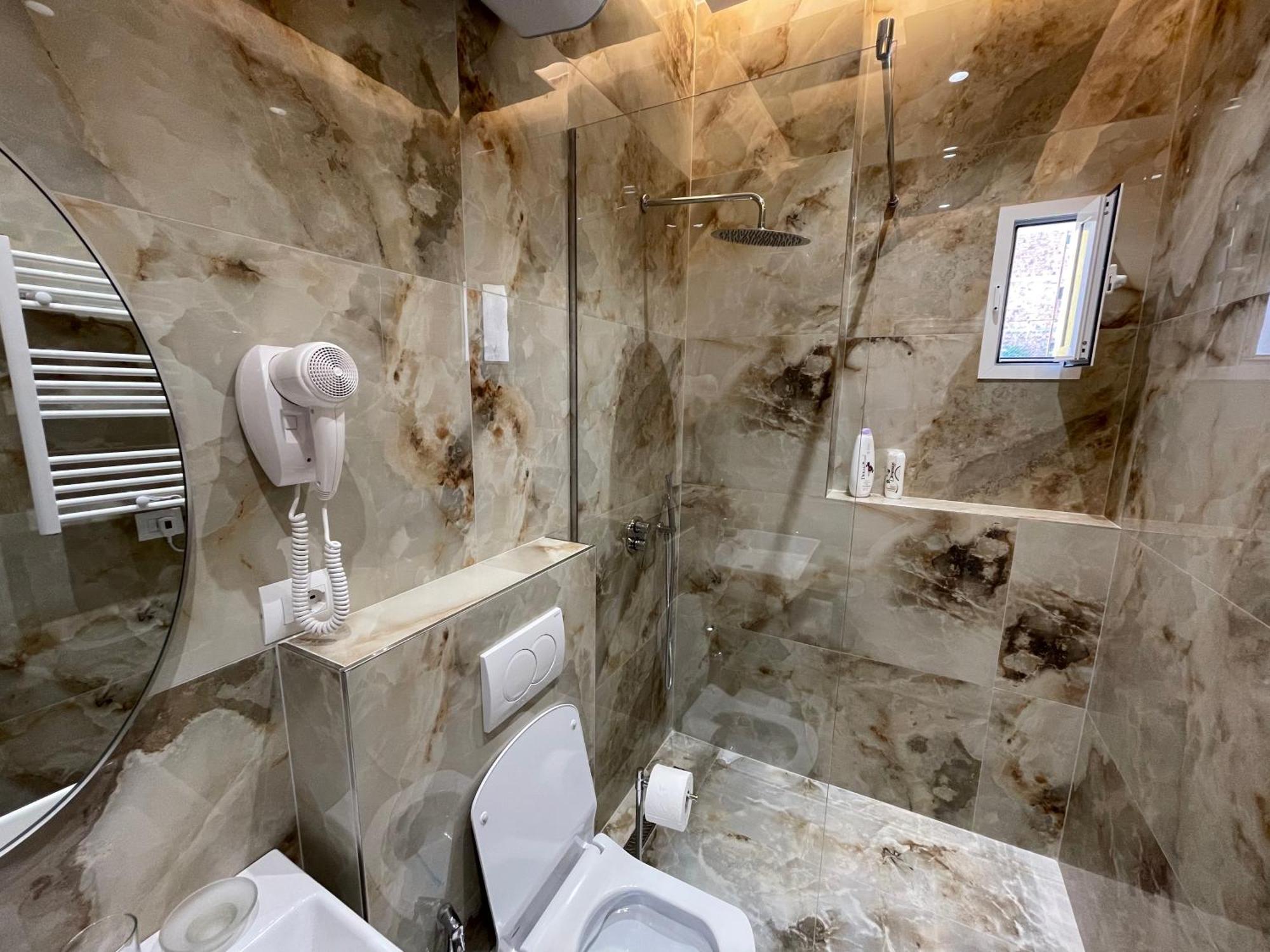 Hotel Vila 15 - Center Tirana Extérieur photo